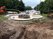 Brunnen Maximilianeum, Brunnenring aus Granit, ca. Ø 15,65 m