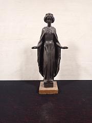 Heinrich Moshage, Heilige Barbara, Gusseisenfigur, ca. B 17,7 cm x H 38,5 cm