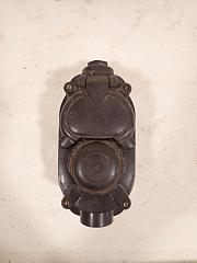 Aufputz Schalter mit Starkstromsteckdose aus Bakelit, ca. B 7,8 cm x H 19 cm