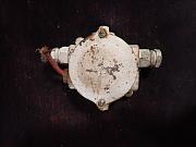Aufputz Verteilerdose aus Gusseisen, ca. B 10 cm x H 12,5 cm