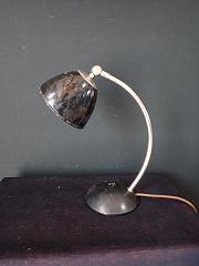 Tischleuchte mit emailliertem Schirm, ca. H 38 cm, Ø 15,5 cm
