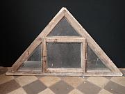 Giebelfenster mit Fensterflügel, ca. B 126,5 x H 72,5 cm