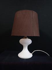 Tischleuchte "Ml 1" von Ingo Maurer 60er- Jahre, Opalglas Leuchte, ca. B 31,5 cm x H 45,5 cm