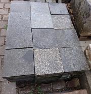 Quadratische Granitplatten, ca. 30 x 30 cm, ca. 230 m²