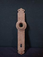 Türschild mit Rosette, ca. B 4,6 x L 31, Ø 6,8 cm