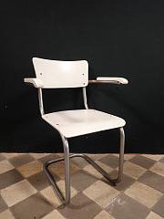 Stahlrohrstuhl mit Holzsitz, ca. B 55,5 x H 77 cm