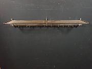 Wandgarderobe aus Messing, ca. B 153 cm