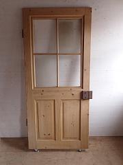 Abgelaugte Zimmertür mit Sprossenfenster, ca. B 92,5 cm x H 206,5 cm DIN li