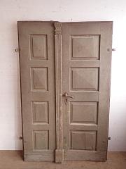 Zweiflügelige Haustür mit Kassettenfüllung, DIN links, ca. B 110,5 x H 177,5 cm