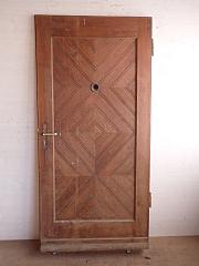 Haustür aus Weichholz mit rautenförmigen Füllungsmuster, DIN li, ca. B 101 x H 211 cm