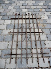 Hoher, schmiedeeiserner Zaun L ca. 2,7 lfm