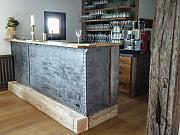 Die Bar stilvoll aus historischen Materialien