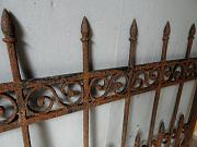 Toller historischer Gartenzaun aus Schmiede- und Gusseisen, ca. 5,6 lfm.