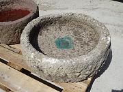Runder, flacher Steintrog aus Naturstein, Ø ca. 68, H 25 cm, VERKAUFT