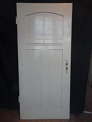 Zimmertür aus der Zeit des Jugendstils, Segmentbogenfüllung, Einsteckschloss, DIN li., ca. 90,5 cm x 209 cm