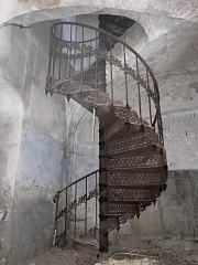 Große Spindel- oder Wendeltreppe aus Gusseisen Ø 1,8 m für Geschosshöhe ca. 3,73 m