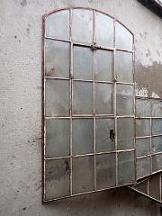 Eisenfenster, Fabrikfenster mit Rundbogen und Drehfenster, ca. B 123 x H 224 cm