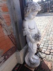 Marmorskulptur, Kinderfigur mit Blumen, ca. H 114 cm