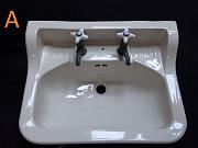 Waschbecken "Villeroy & Boch" mit Kalt- & Warmwasserarmatur, ca. B 57,5 x T 44 cm