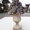Steingussstatue mit Blumen - Obstkorb ArtNr.2281