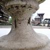 Steingussstatue mit Blumen - Obstkorb ArtNr.2281